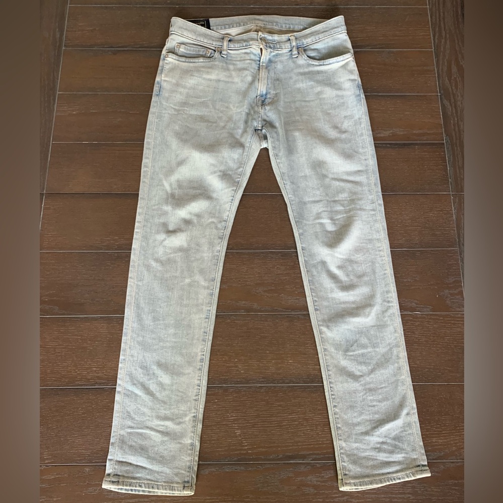 Men’s light blue Abercrombie jeans.